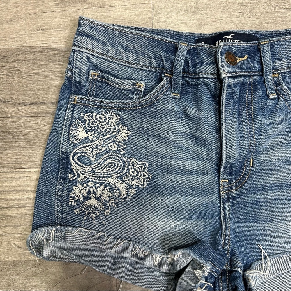 Hollister Blue Denim Jean Shorts with White Embroidery - Picture 2 of 8